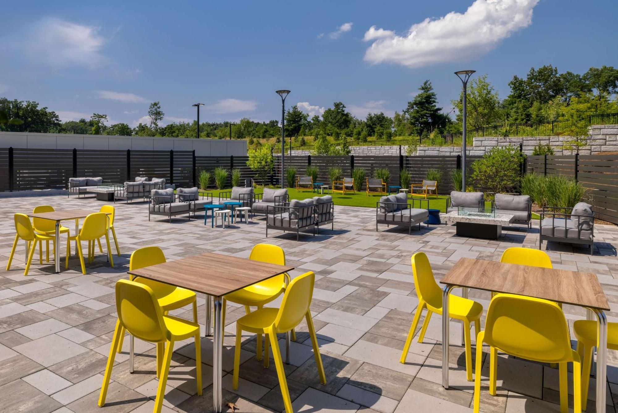 Home2 Suites By Hilton Bristol Exterior photo
